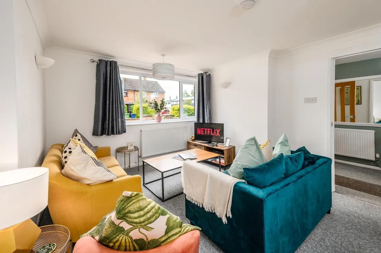 Stylish North Cambridge 4 Bed House Apartment Milton  0*, Milton (Cambridgeshire) United Kingdom