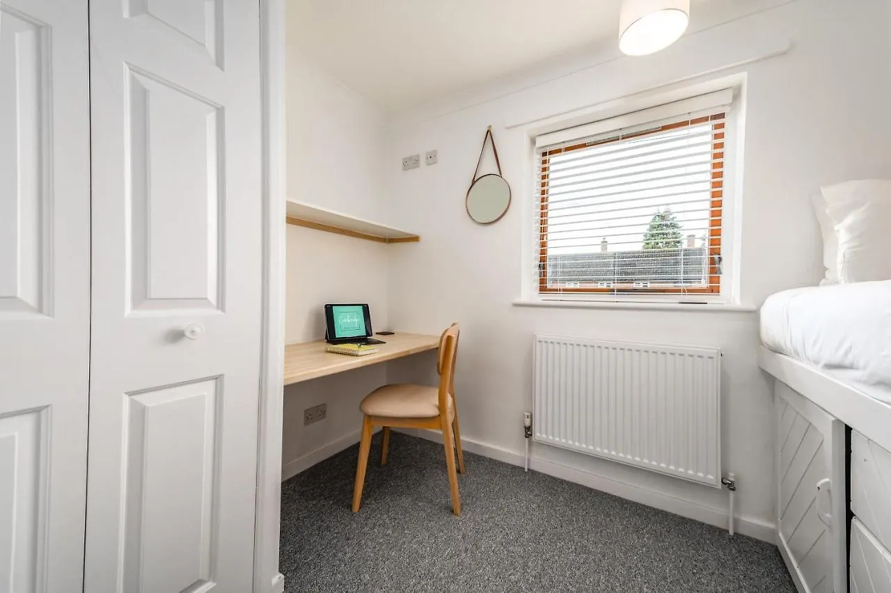 Stylish North Cambridge 4 Bed House Apartment Milton   Milton (Cambridgeshire)