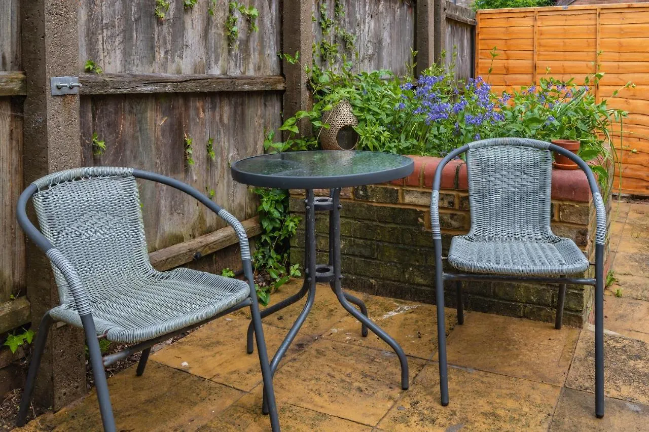 Stylish North Cambridge 4 Bed House Apartment Milton